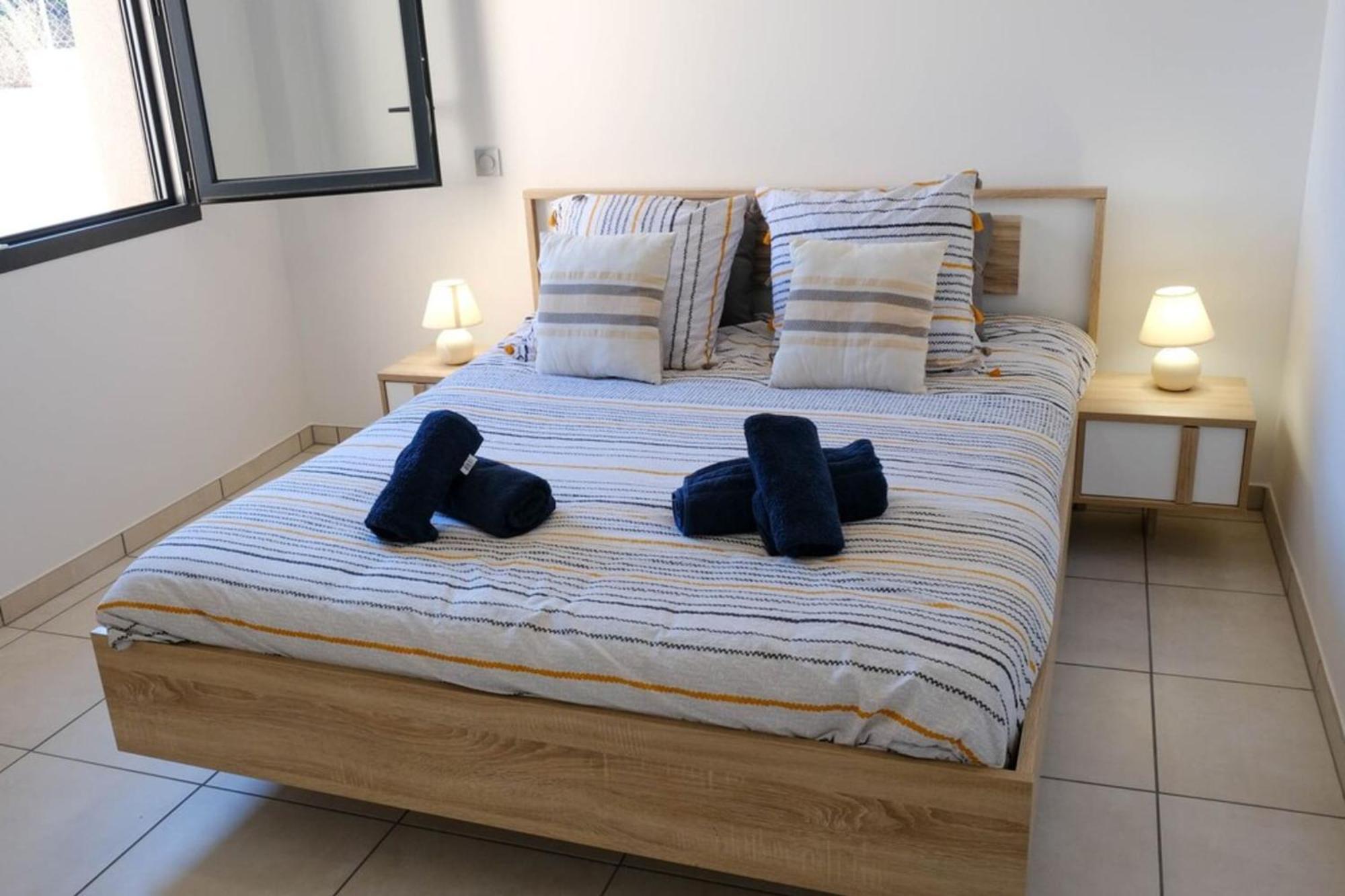 דירות Pietrosella Enola - Sea View Terrace Parking - By Tgb מראה חיצוני תמונה
